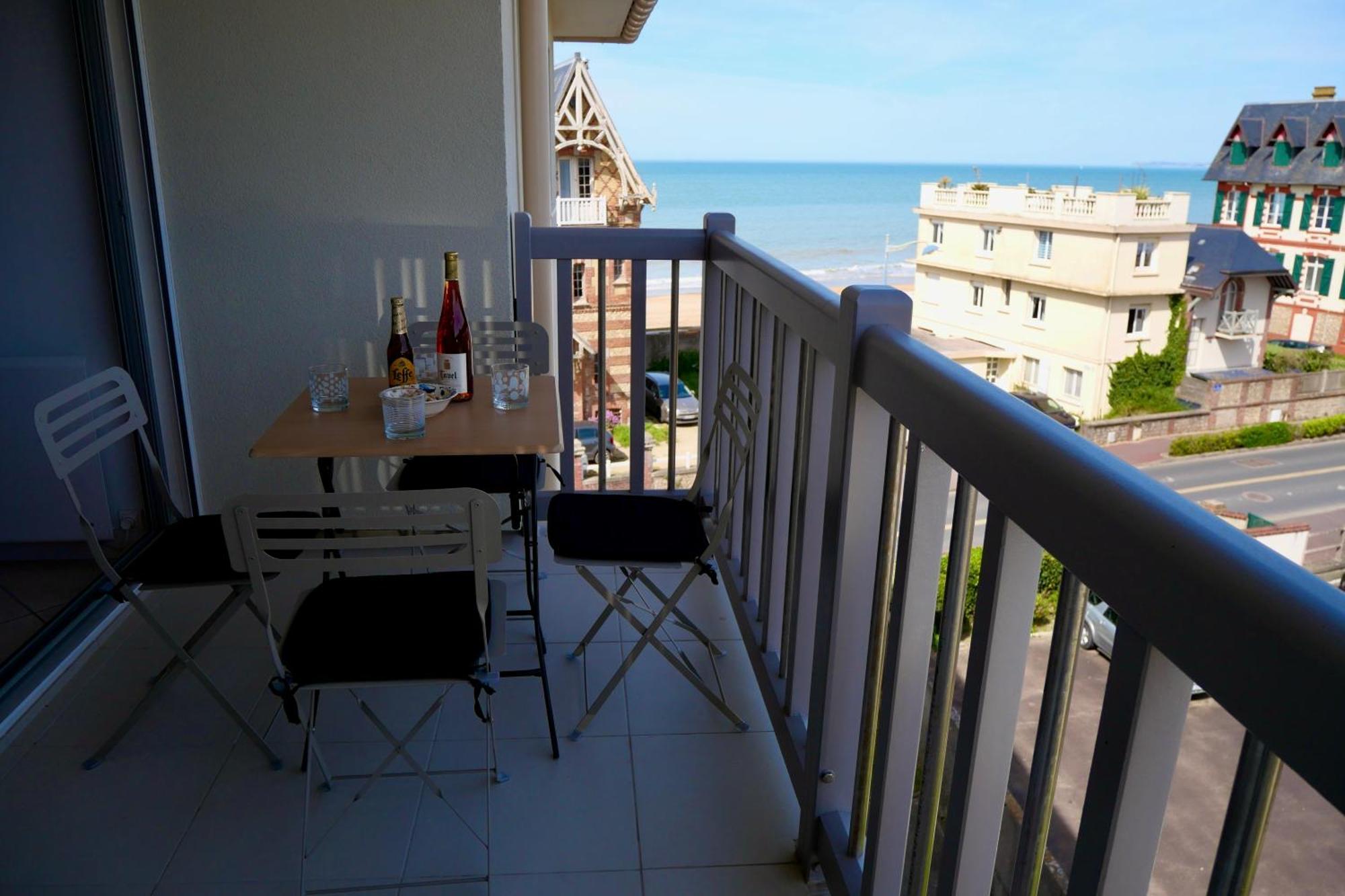 Appartement Vue Mer - 30 M De La Plage - 5 Minutes A Pied Du Centre Ville Et Du Casino Villers-sur-Mer Ngoại thất bức ảnh
