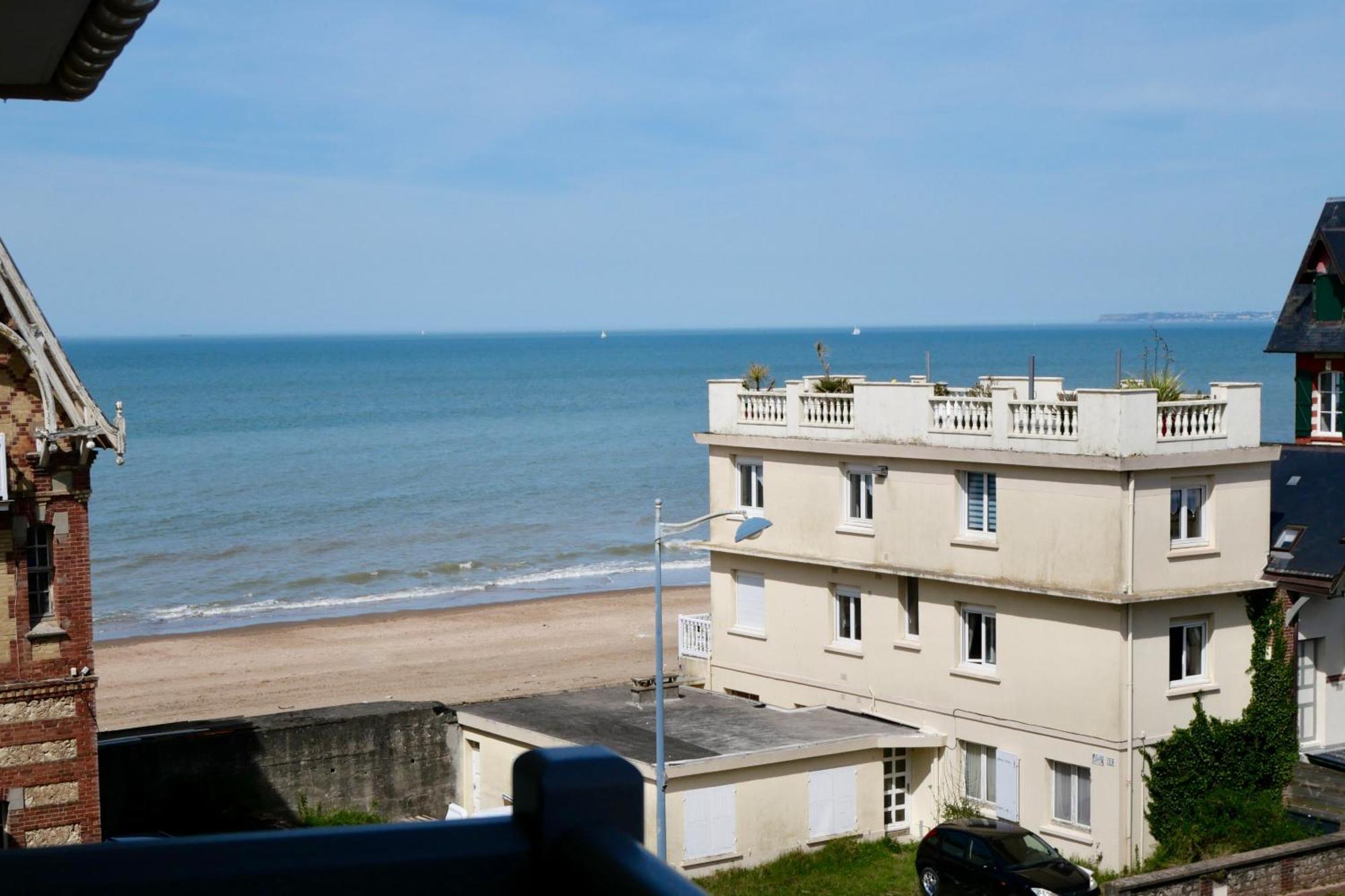 Appartement Vue Mer - 30 M De La Plage - 5 Minutes A Pied Du Centre Ville Et Du Casino Villers-sur-Mer Ngoại thất bức ảnh
